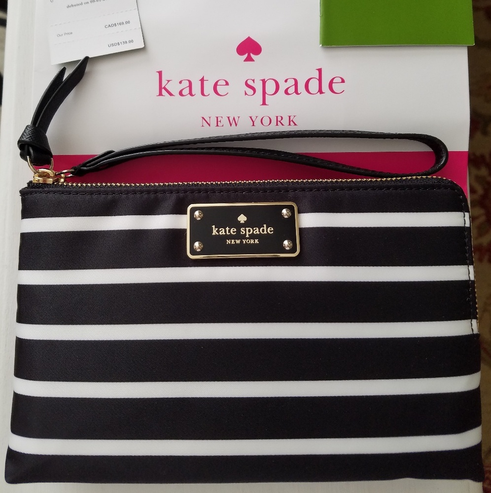 🎉♠️NWT Kate Spade wristlet🎉♠️